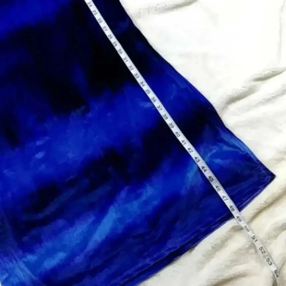 ASOS Maxi Dress Blue Velvet - Picture 5 of 11